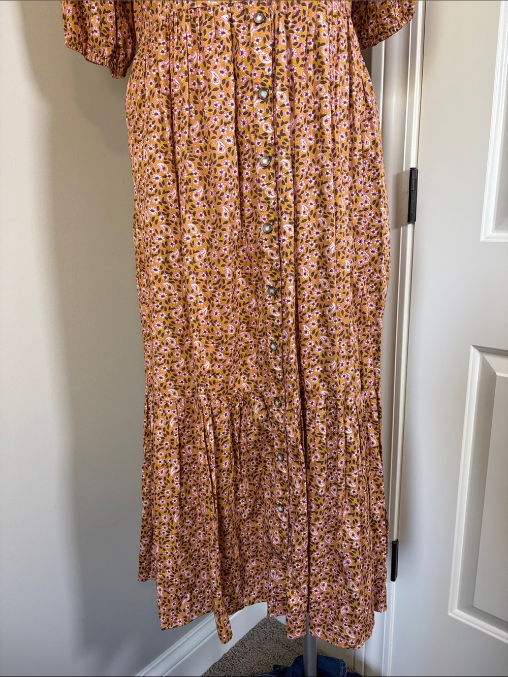 XIRENA Lennox Dress Honeysuckle Puff Sleeve Button Front Midi Brown Sz S - Picture 7 of 15
